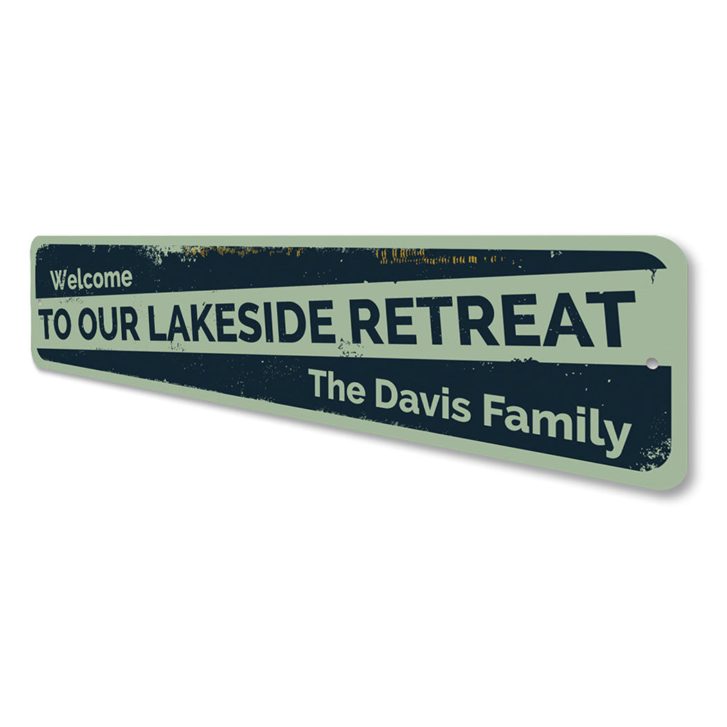 Lakeside Retreat Sign