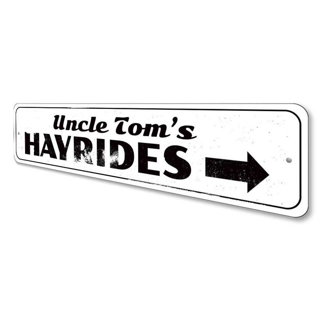 Hayrides Sign