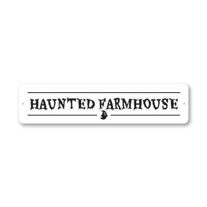 Haunted Farmhouse Holloween Sign