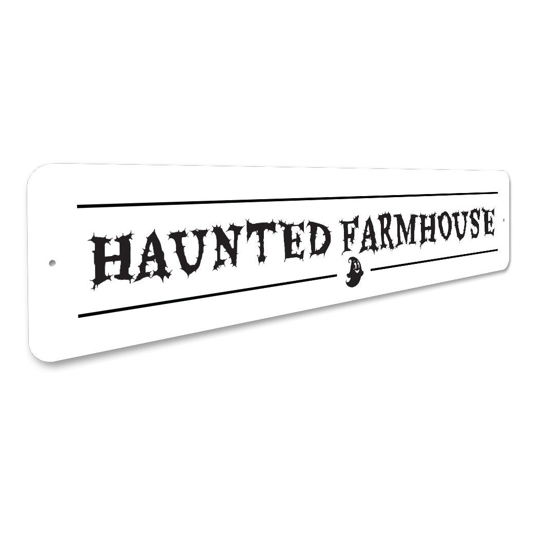 Haunted Farmhouse Holloween Sign