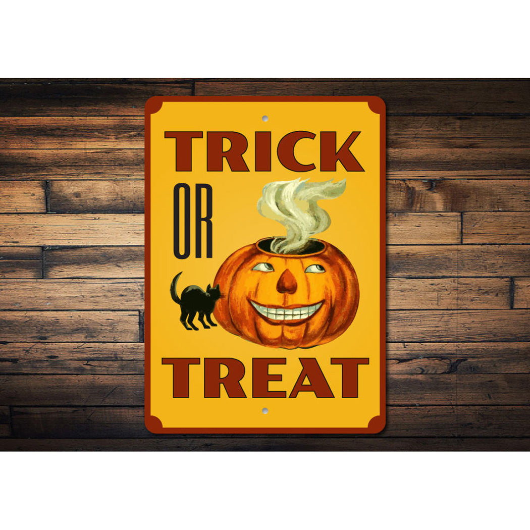 Creepy Trick or Treat Sign