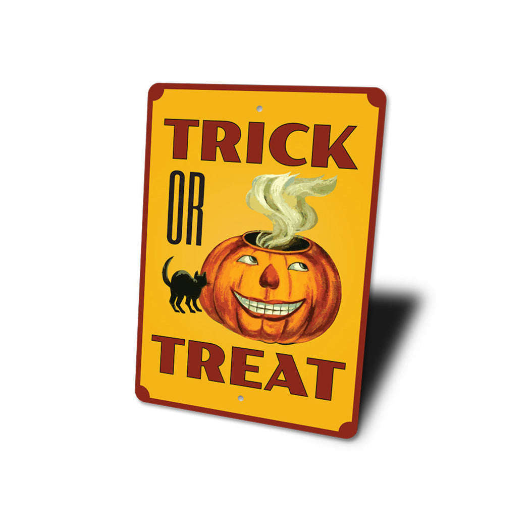 Creepy Trick or Treat Sign