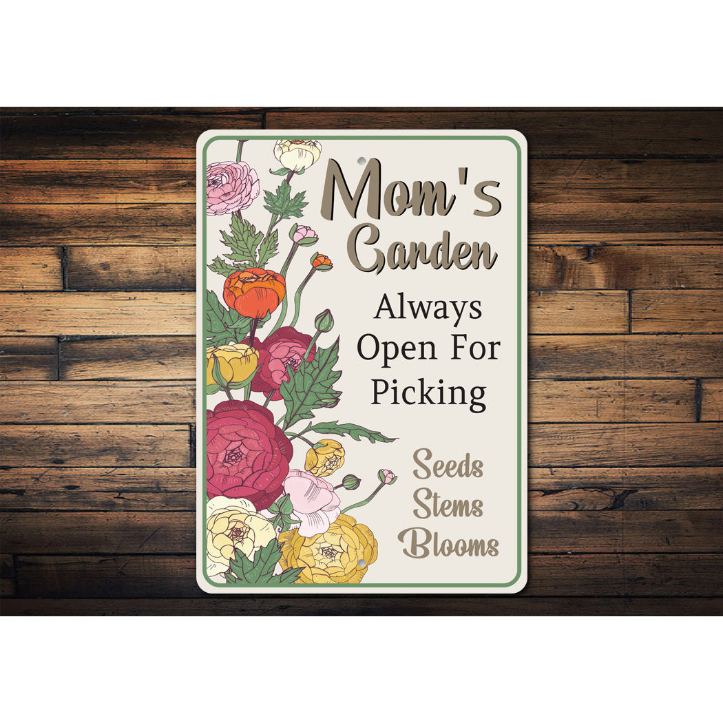 Moms Garden Open Sign