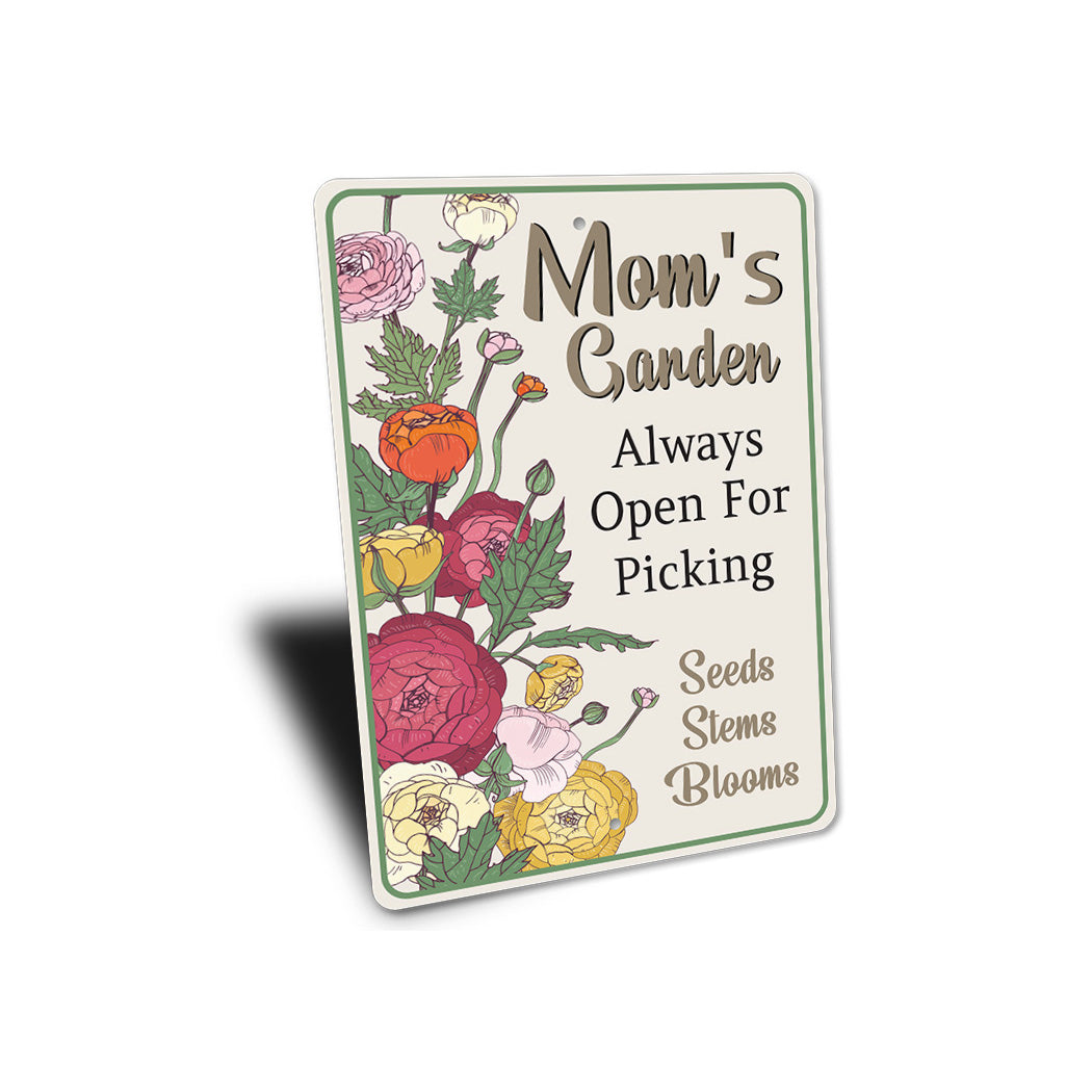 Moms Garden Open Sign